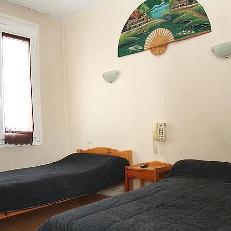 Hotel Restaurant L'Avenir Saint-Pierre-des-Corps Zewnętrze zdjęcie
